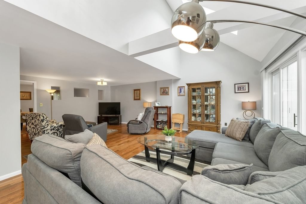30 Woodland Park Dr #30 Haverhill — Photo 4 of 33