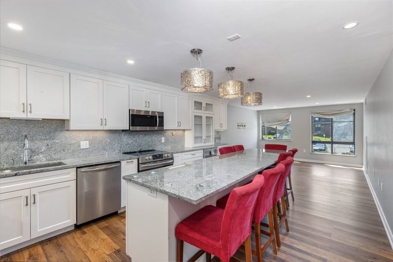 100 Ledgewood Dr Unit 410