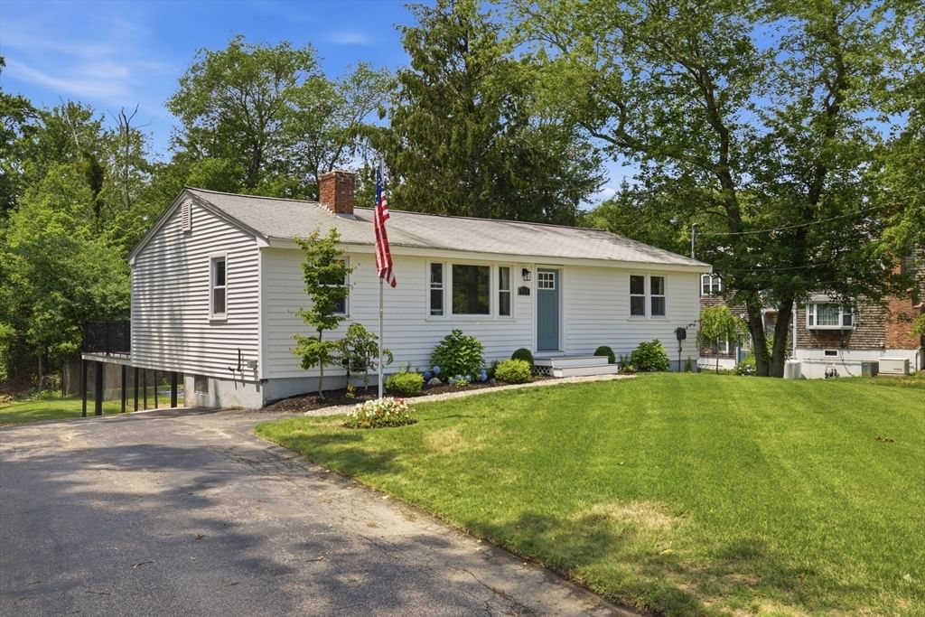 456 North St Bridgewater — Photo 2 of 28
