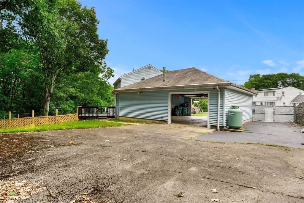 64 Spring View Drive Lynn — Photo 33 of 40
