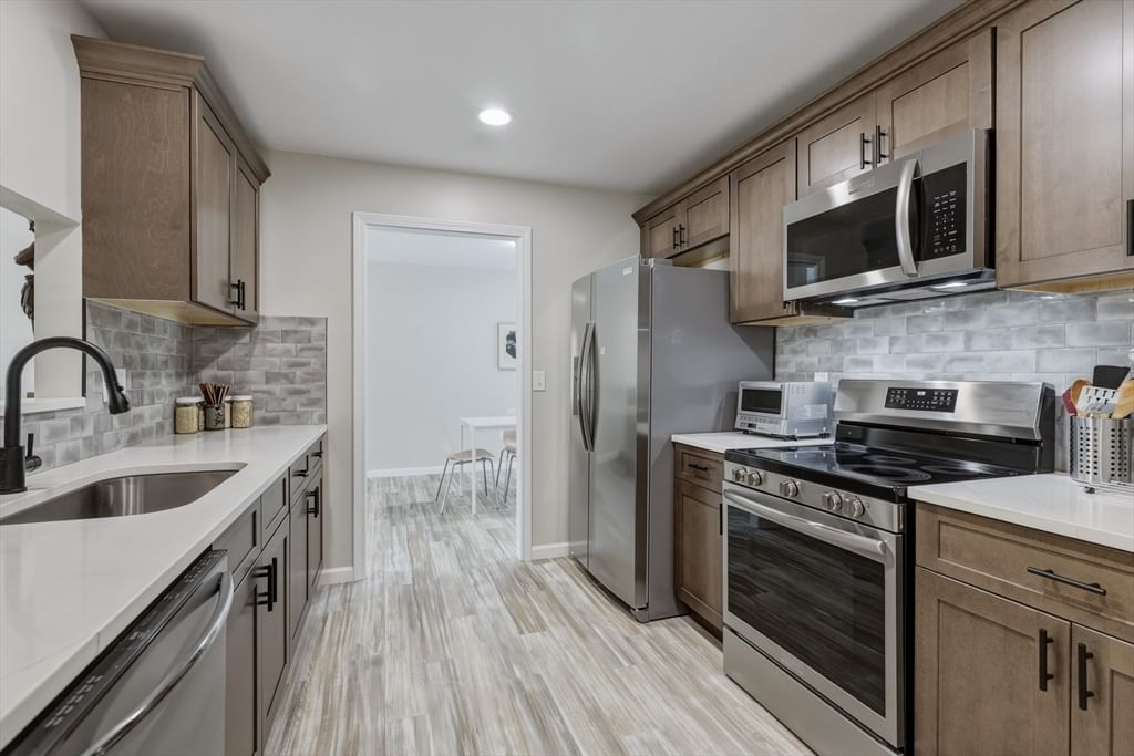 505 Alvord Pl #505 South Hadley — Photo 16 of 33