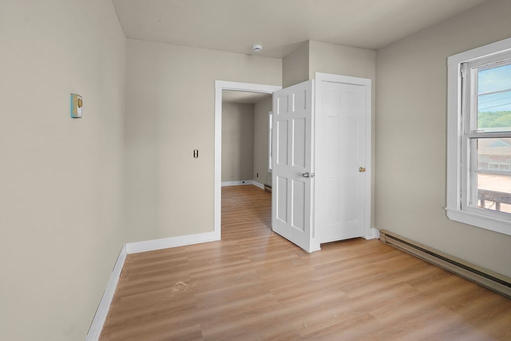 32 Worcester Charlton — Photo 13 of 39
