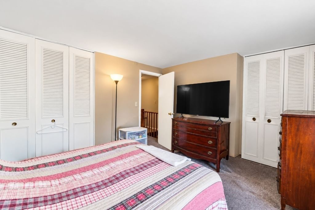 48 Manor Court #48 Springfield — Photo 9 of 12