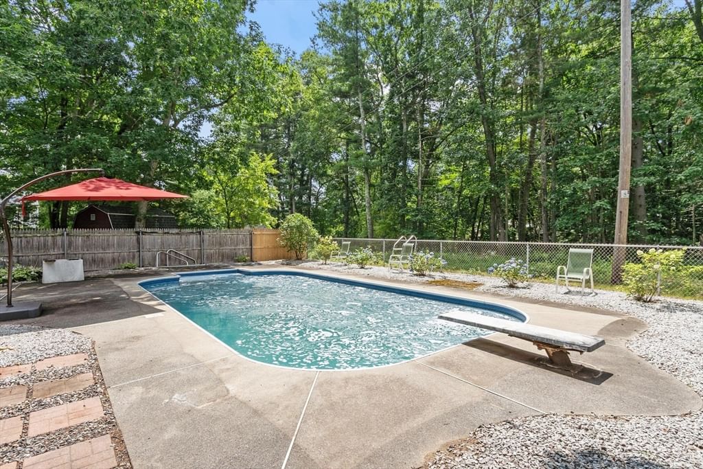 7 Meadowbrook Rd Chelmsford — Photo 6 of 34