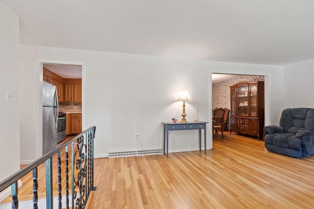 7 Meadowbrook Rd Chelmsford — Photo 9 of 34