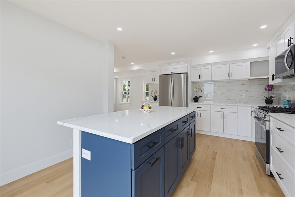 358 W Main St Avon — Photo 9 of 24