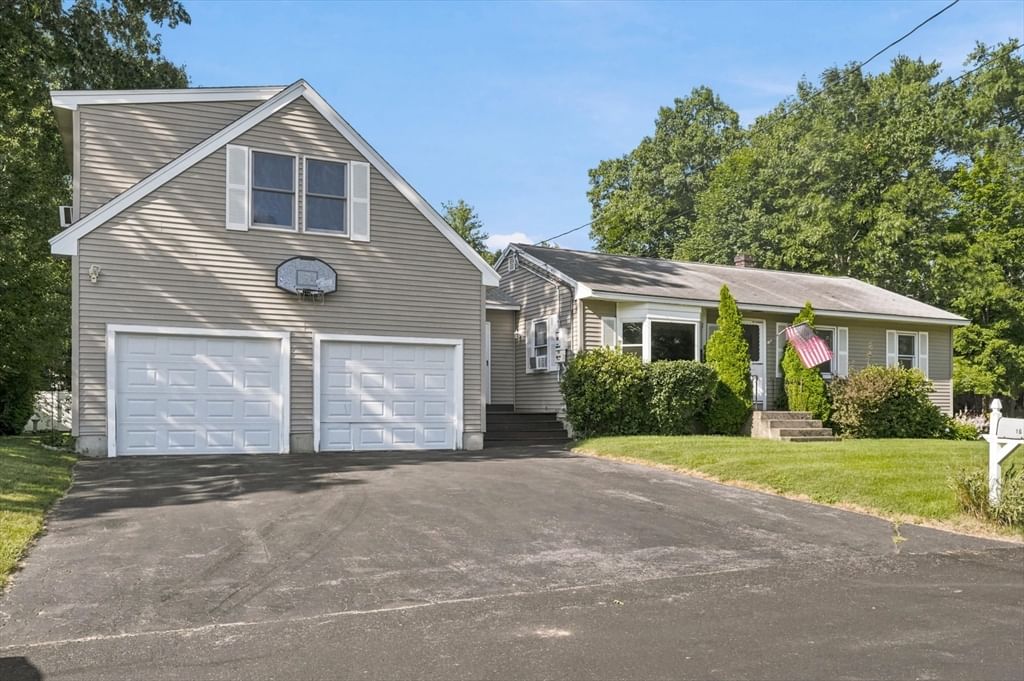 16 Edgelawn Ave Chelmsford — Photo 2 of 31