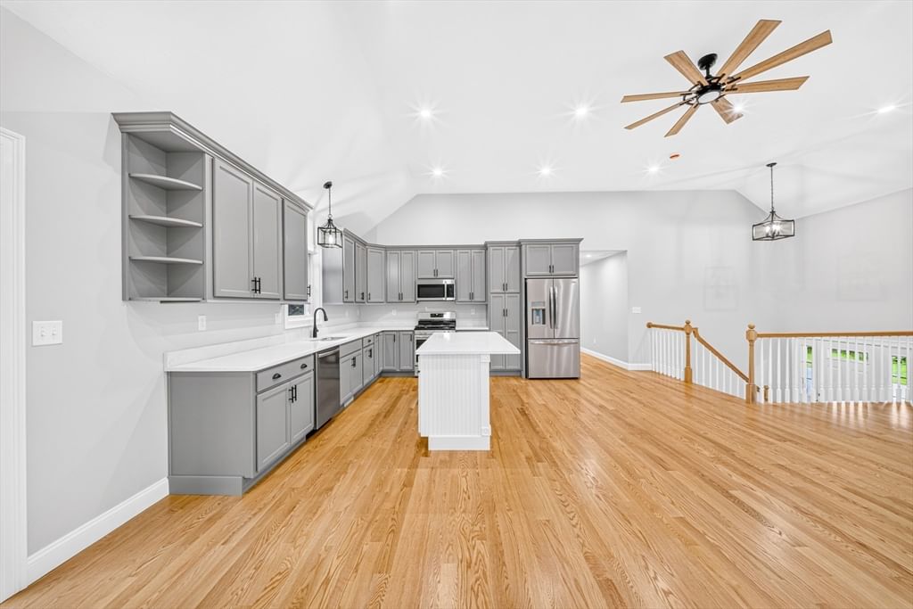 6 Mchugh Ave Billerica — Photo 5 of 42