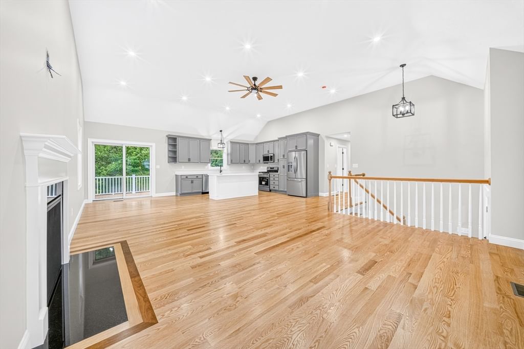 6 Mchugh Ave Billerica — Photo 9 of 42