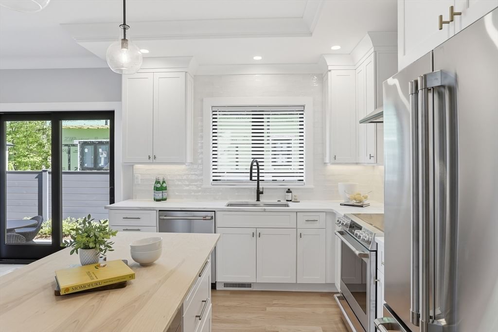 36 Loomis #302 Bedford — Photo 3 of 12