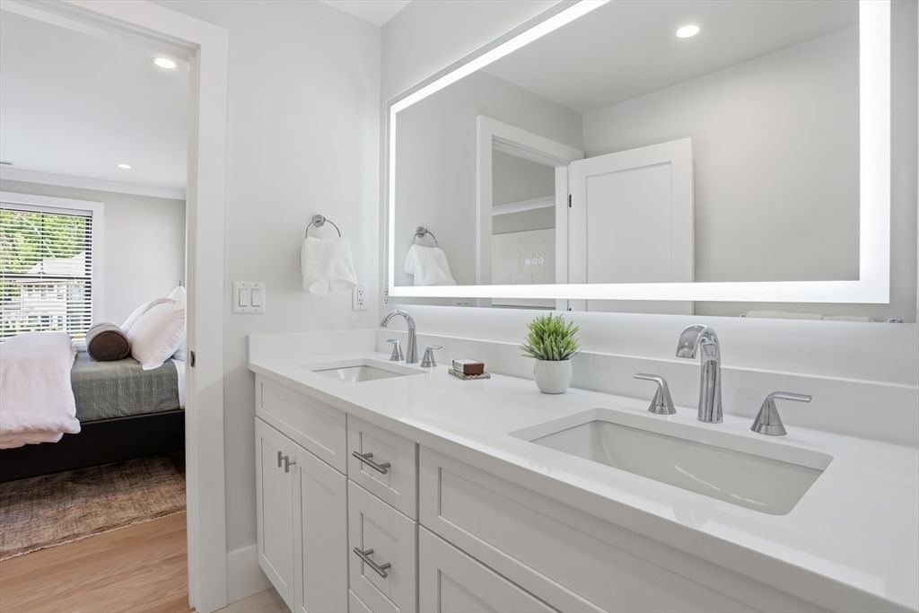 36 Loomis #302 Bedford — Photo 5 of 12
