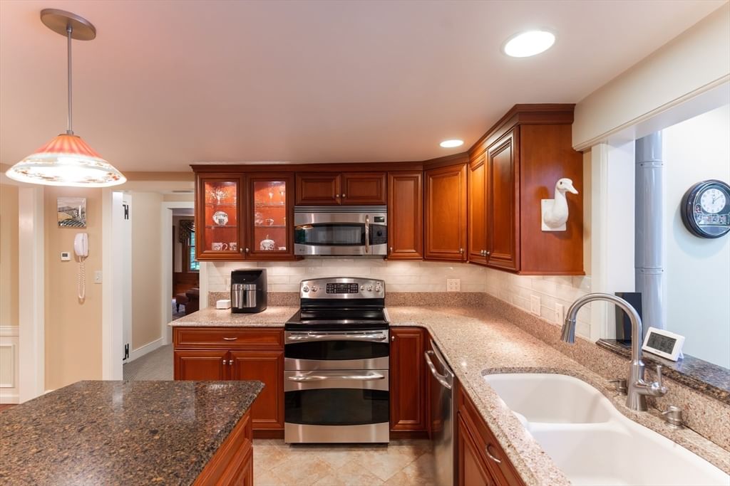 19 George Allen Rd West Brookfield — Photo 8 of 42