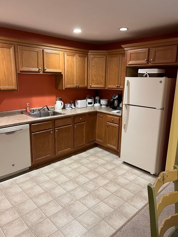7 Crescent Way #312 Sturbridge — Photo 4 of 22