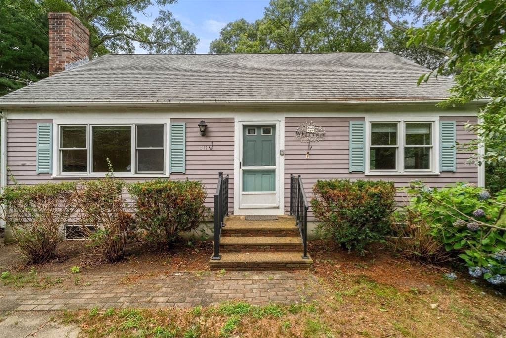311 Cotuit Rd Mashpee — Photo 2 of 29