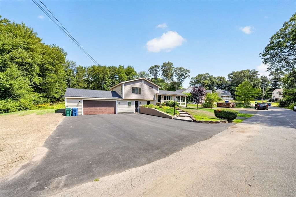 14 Clarence Street Billerica — Photo 4 of 35