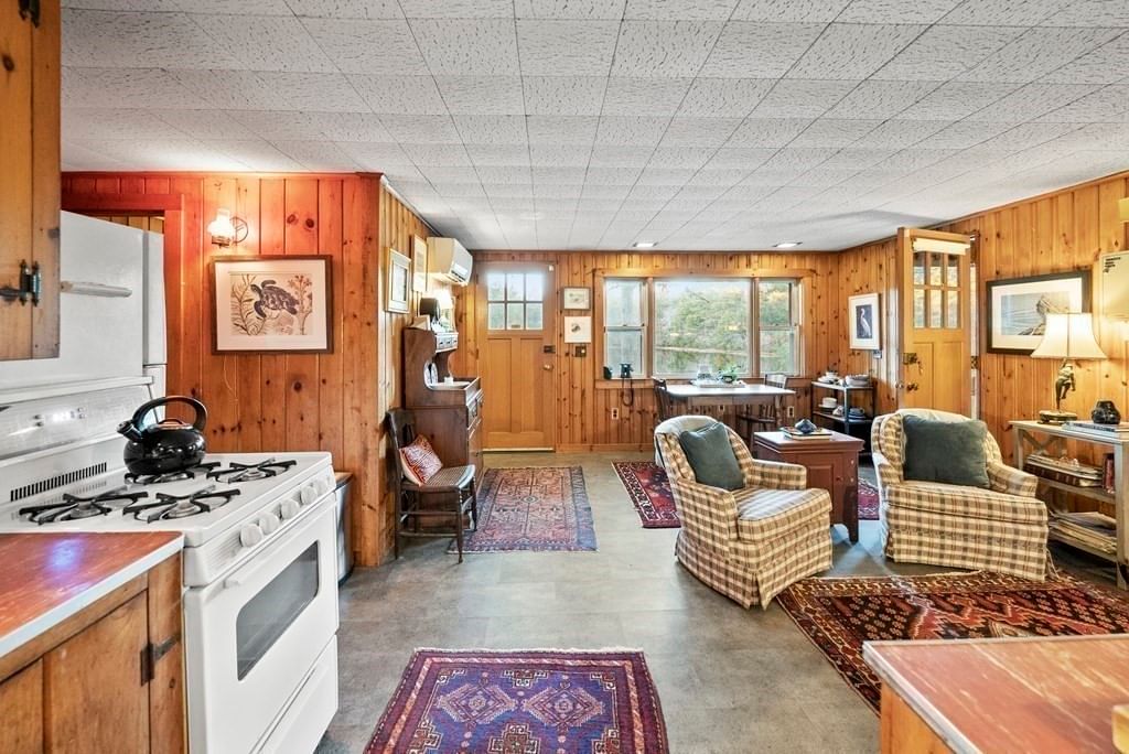 1029 Old Sandwich Rd Plymouth — Photo 11 of 42