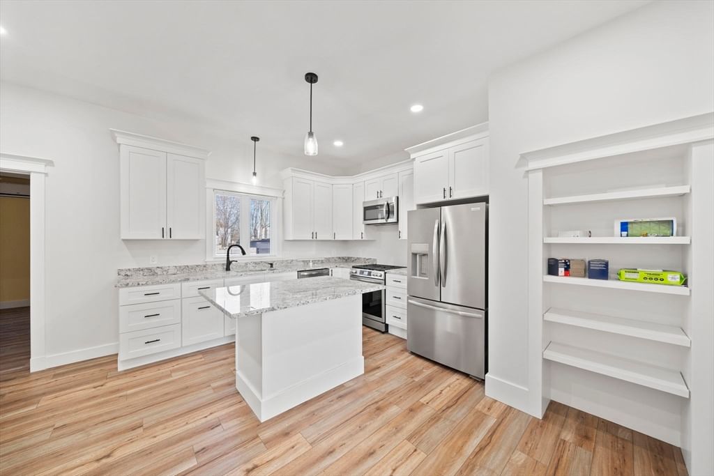 218 South Ave Whitman — Photo 6 of 40