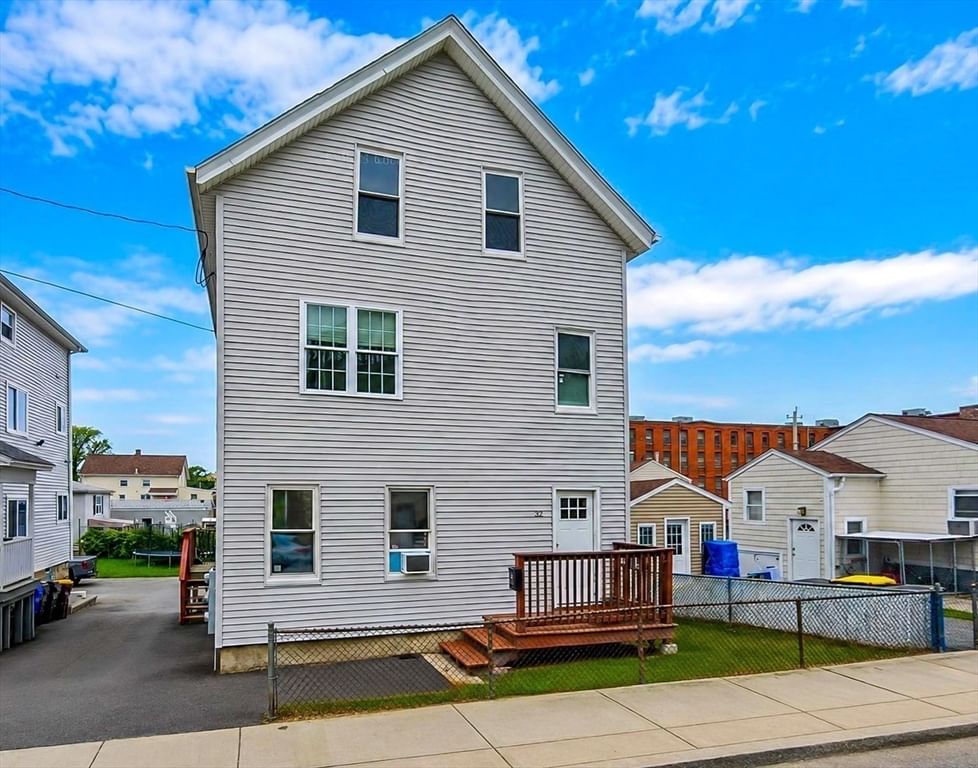 32 Slater Fall River — Photo 16 of 41