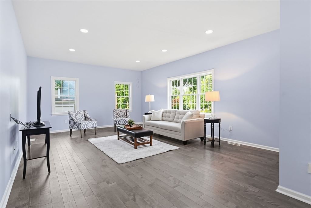 20 Raymond Cir Westfield — Photo 15 of 42