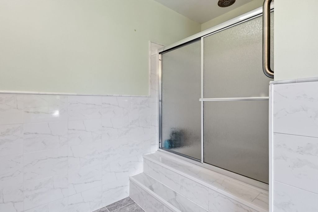 20 Raymond Cir Westfield — Photo 25 of 42