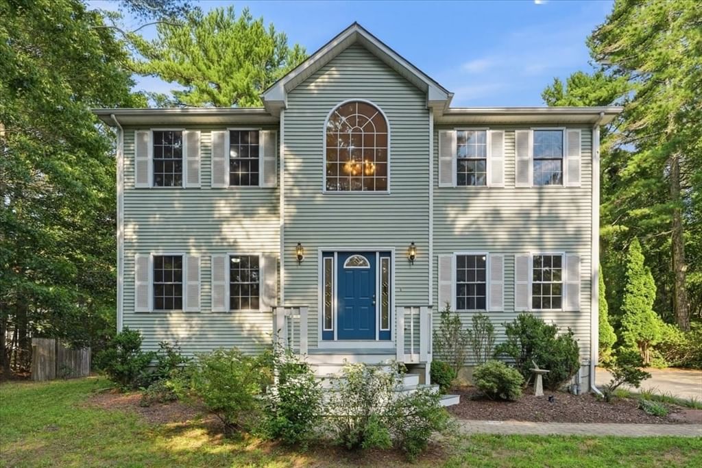 Property at 8 Rebecca Rd, Freetown, MA 02702