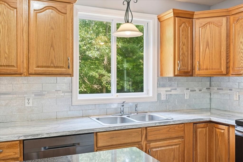 8 Rebecca Rd Freetown — Photo 14 of 38