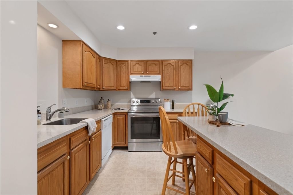 169 Hillside Village Drive #169 West Boylston — Photo 8 of 26