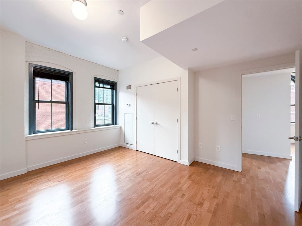 346 Congress St #518 Boston — Photo 8 of 40