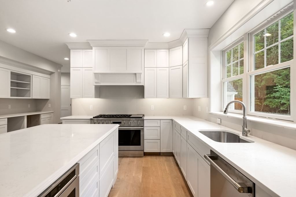 20 Lacoss Road Duxbury — Photo 10 of 36