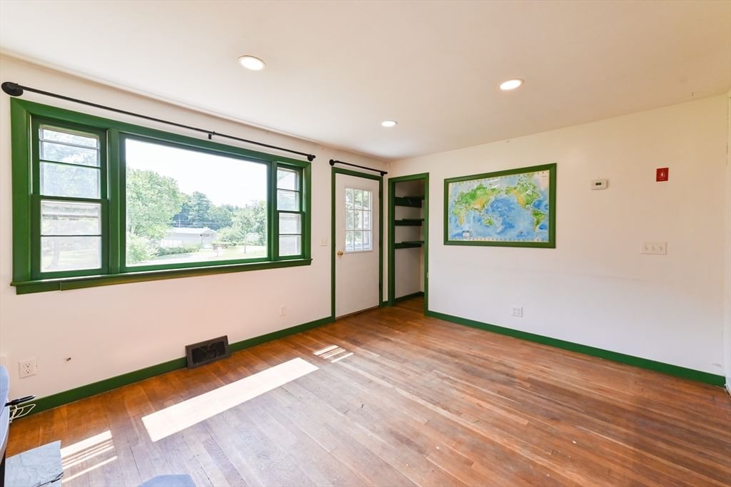 7 Darrel Ave Granby — Photo 2 of 29