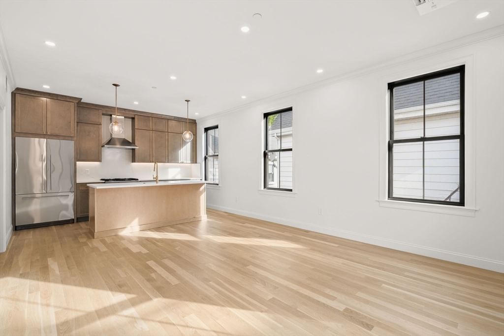 27 Shepard St #2 Boston — Photo 10 of 41