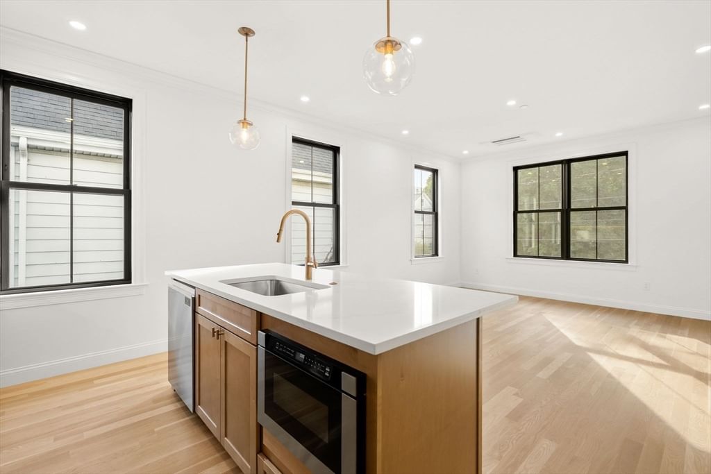 27 Shepard St #2 Boston — Photo 12 of 41