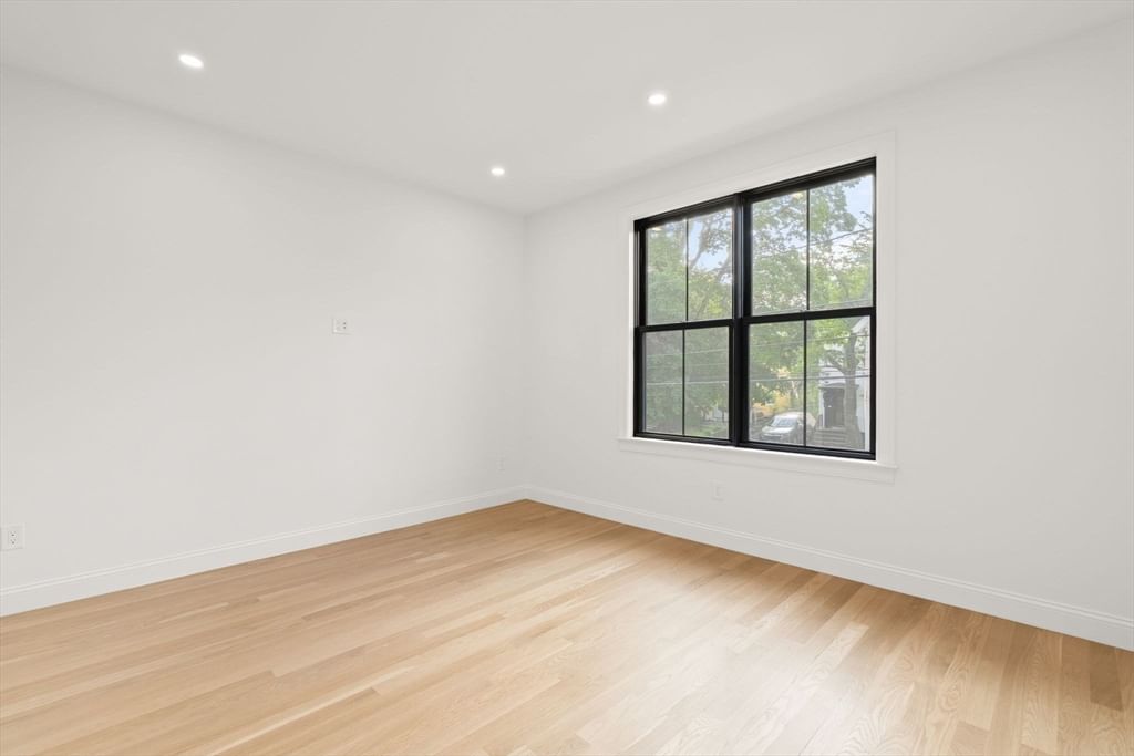 27 Shepard St #2 Boston — Photo 17 of 41