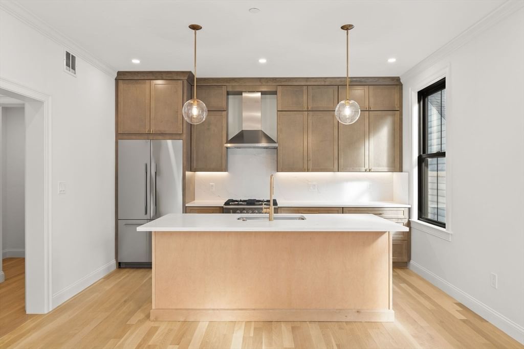 27 Shepard St #2 Boston — Photo 2 of 41