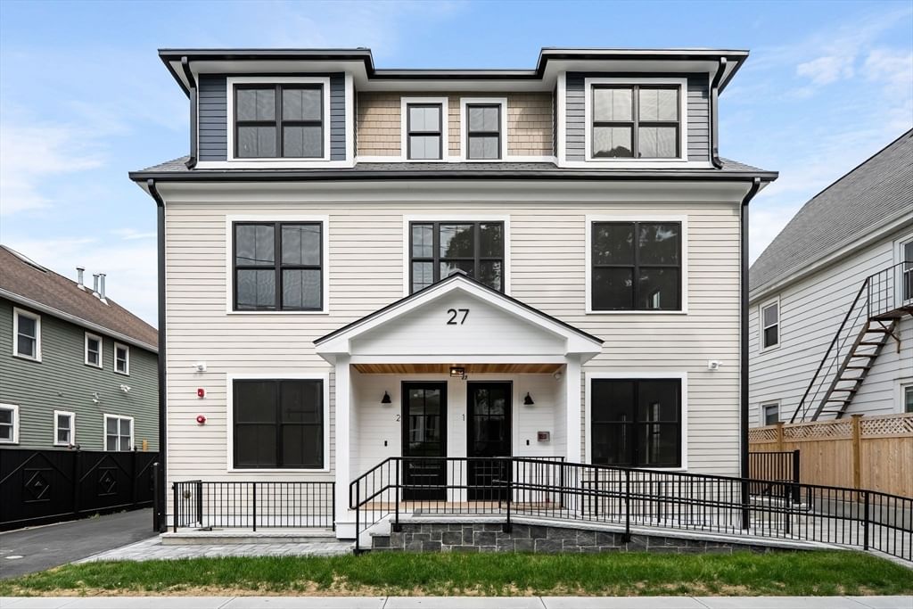 27 Shepard St #2 Boston — Photo 3 of 41