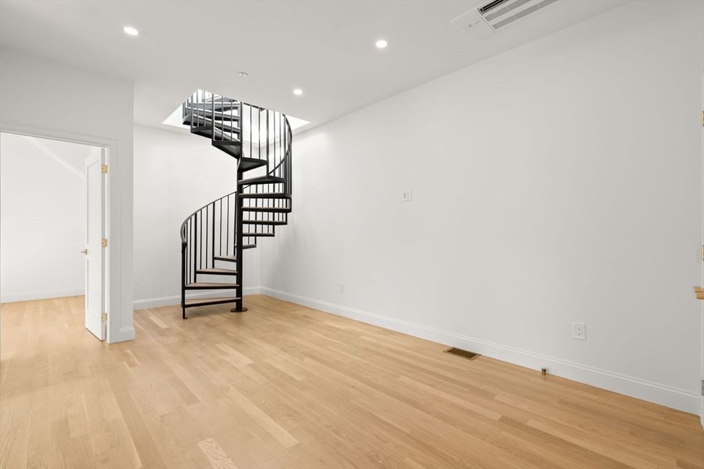 27 Shepard St #2 Boston — Photo 33 of 41