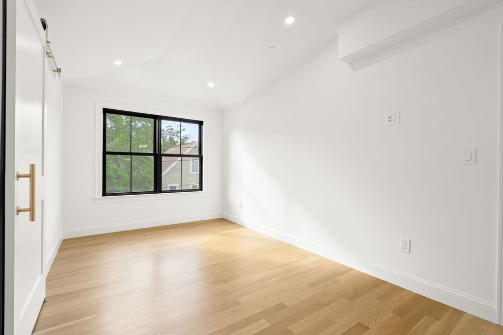 27 Shepard St #2 Boston — Photo 36 of 41