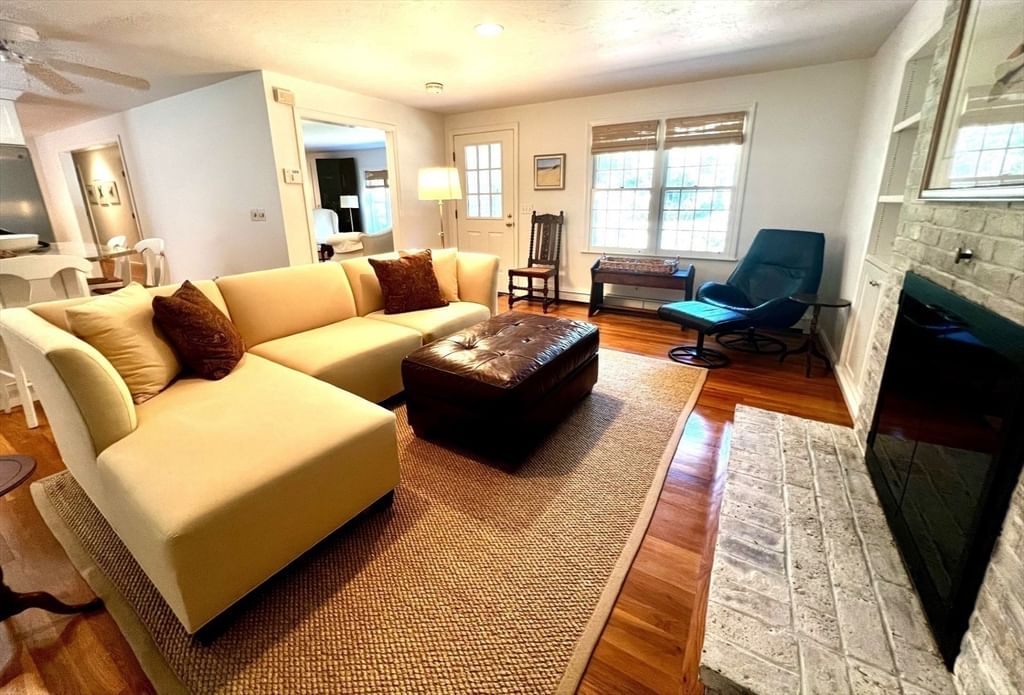 263 Oxford Dr Barnstable — Photo 5 of 30