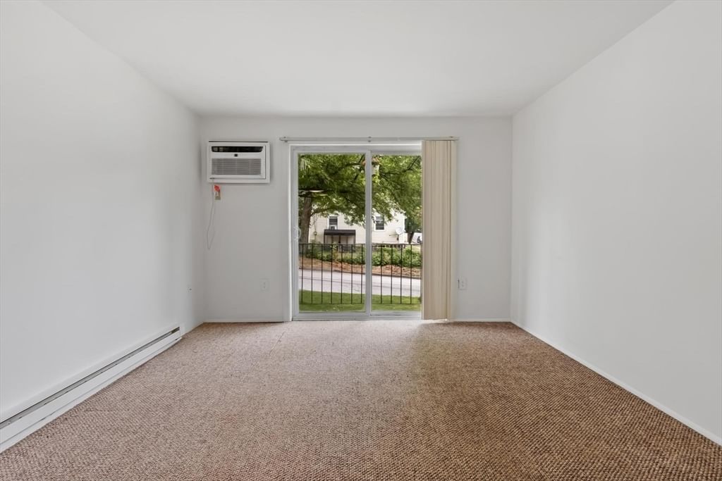 56 Edgeworth ##3 Worcester — Photo 15 of 22