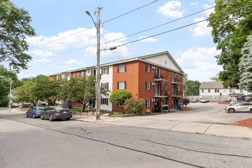 56 Edgeworth ##3 Worcester — Photo 20 of 22