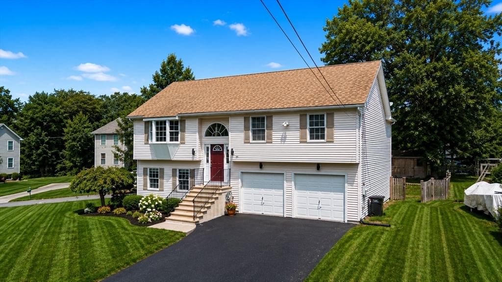 83 Waterman Ave East Longmeadow — Photo 2 of 29