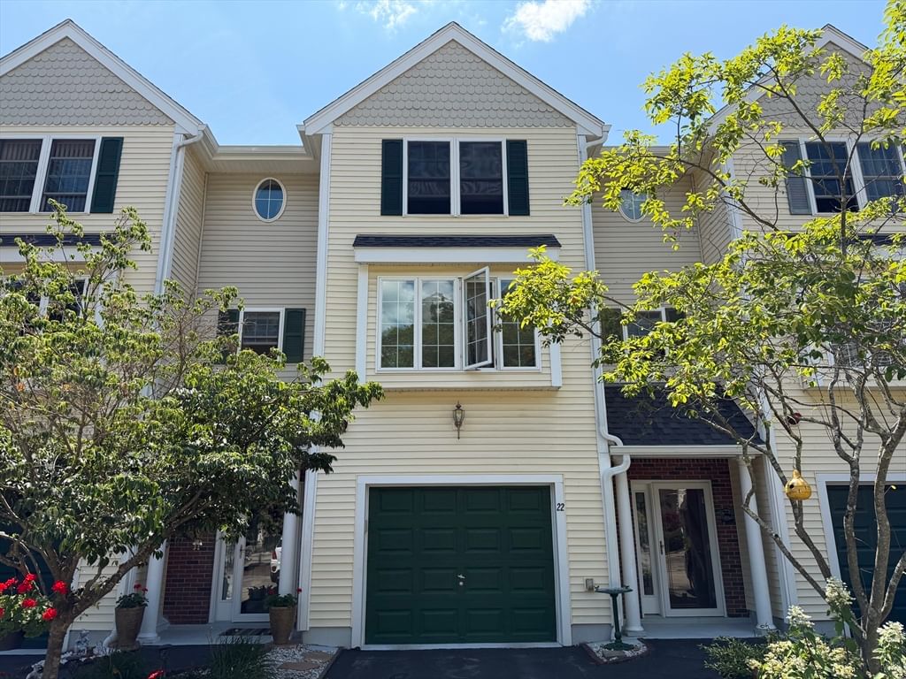 22 Groveland Commons Way