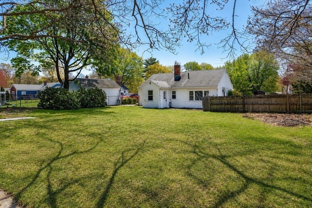 20 Rayburn Rd Stoughton — Photo 8 of 18