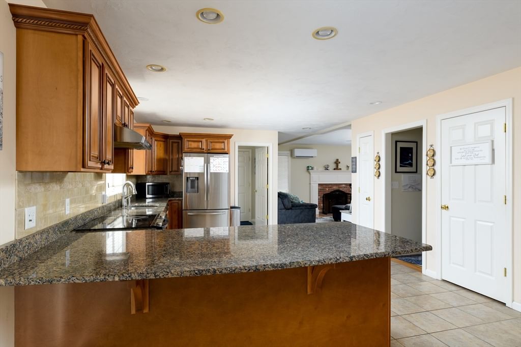 249 Pleasantdale Road Rutland — Photo 4 of 28