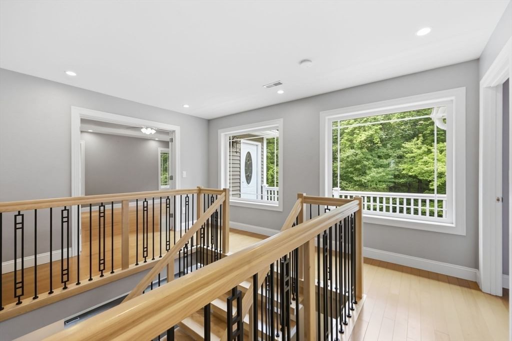 270 Barton Ave Belchertown — Photo 18 of 42