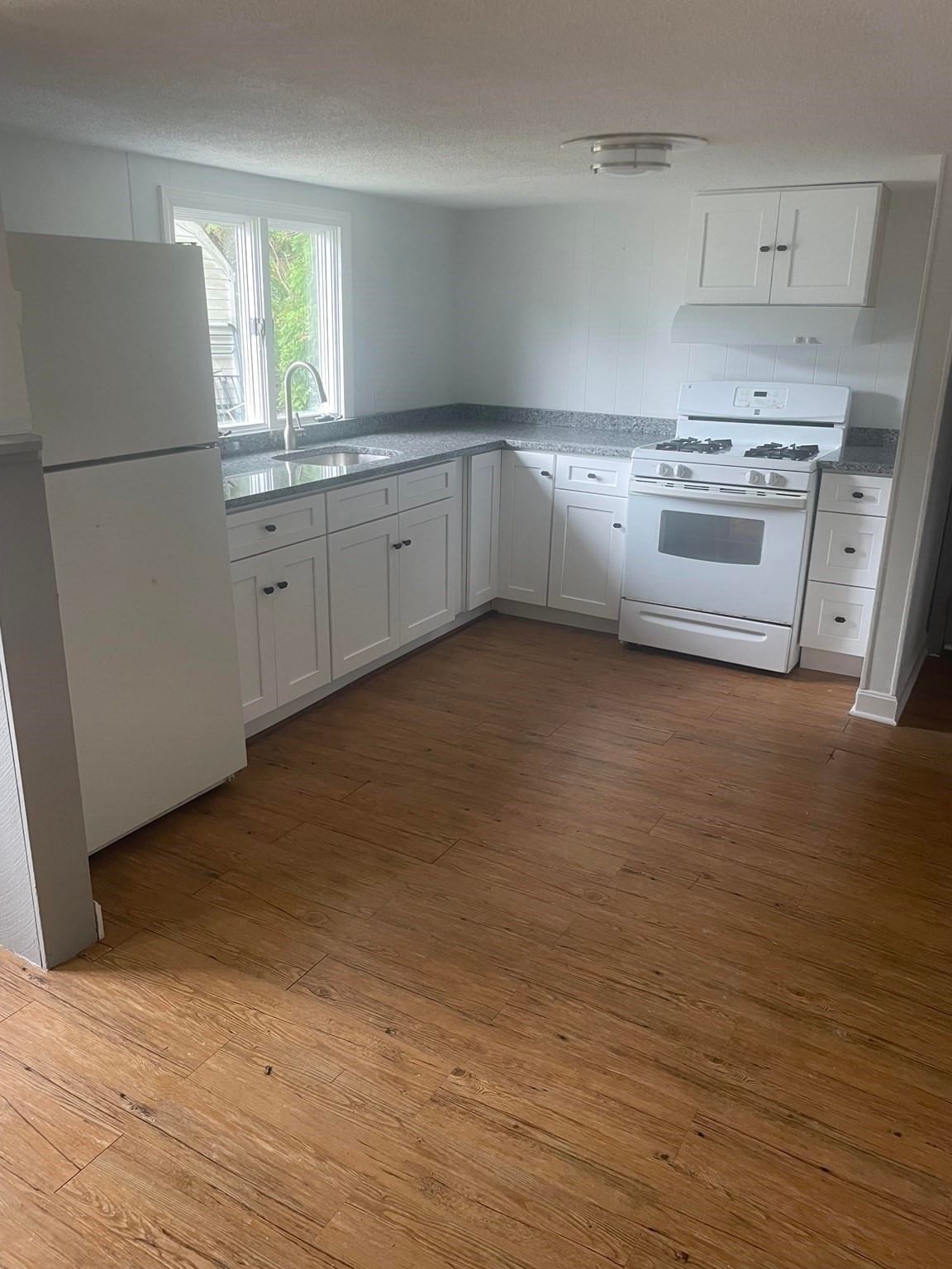 6 Eddy St Fairhaven — Photo 10 of 14