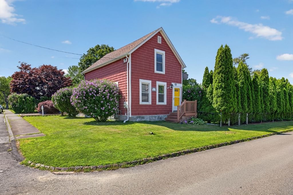 117 Bridge St Fairhaven — Photo 2 of 42