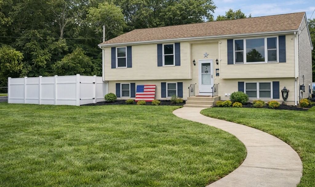 Property at 37 Leigh Street, Seekonk, MA 02771