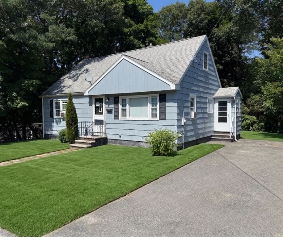 Property at 16 Longwood Avenue, Peabody, MA 01960