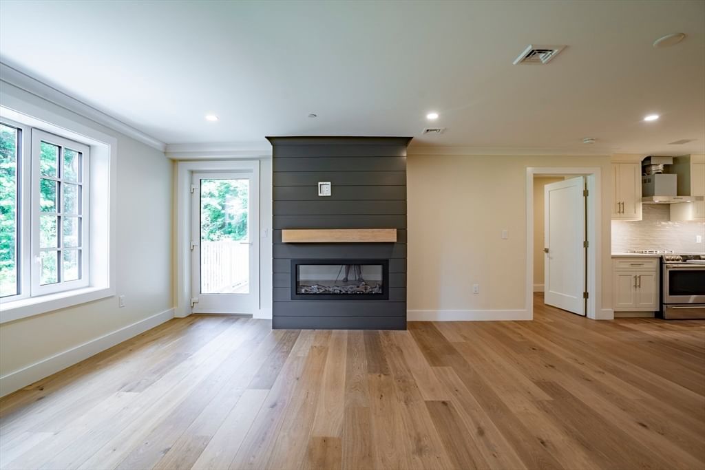 93 Bedford Street #104 Lexington — Photo 16 of 37